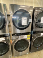 Single Unit Front Load LG WashTower with Center Control 4.5 cu. ft. Washer and 7.4 cu. ft. Gas Dryer - Image 2